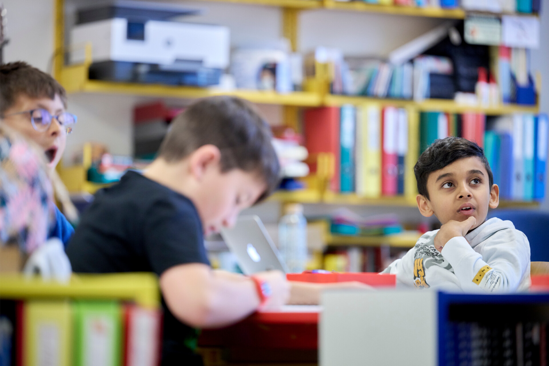 Meilenstein 1 Header